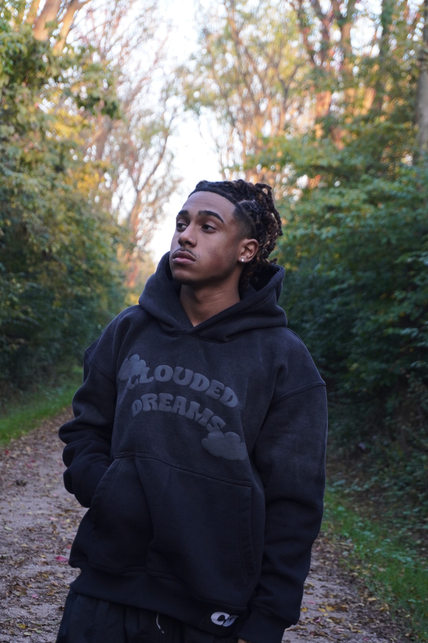 "ESSENTIALS" BLACK/BLACK cloudeddreams hoodie